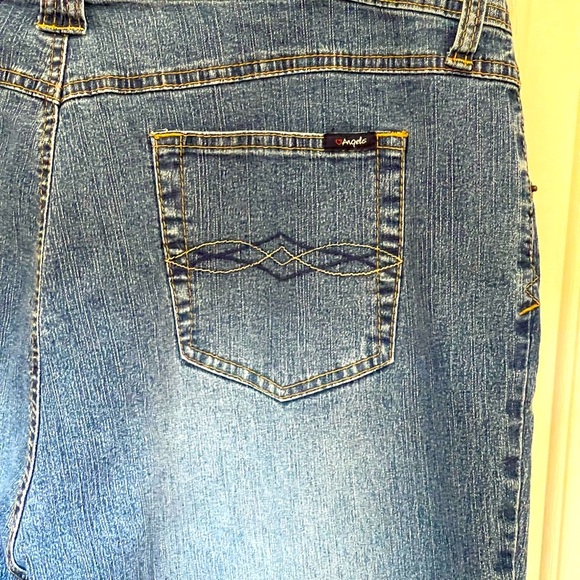 Y2K ANGELS BUTTERFLY & FLOWER EMBROIDERED MEDIUM WASH BOOTCUT  JEANS SZ 16 - Picture 6 of 12